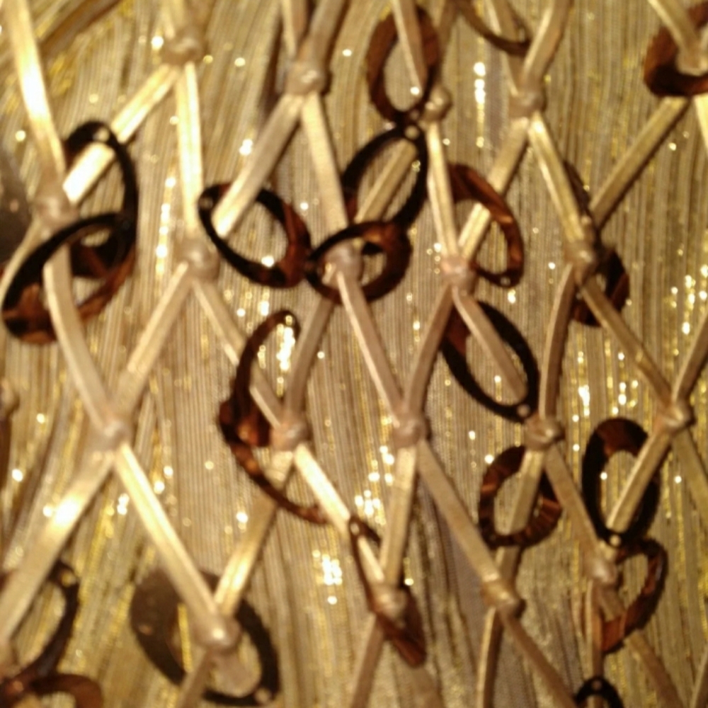 Sequin Bag in Shimmering Gold for that Special Occasion - Picture 3 of 12